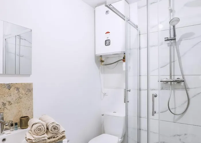 La Parenthese-wifi-netflix-parking Apartment